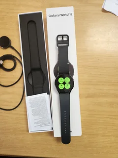 Samsung Galaxy Watch 5 LTE 40mm Excellent Condition with screen protector R1200 onco
