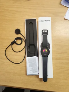 Samsung Galaxy Watch 5 LTE 40mm Excellent Condition with screen protector R1200 onco