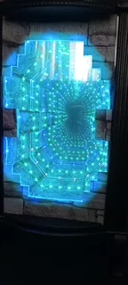 Visual illusion display cabinet