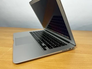 Apple MacBook Air 2017 128GB SSD  8GB Ram 13” Display