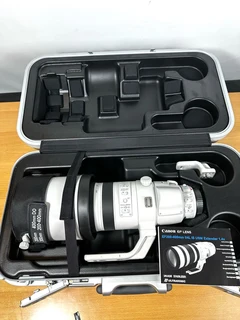 Canon EF 200-400mm f4 L IS USM Extender 1.4x LensFront & Rear Lens CapsLens Hood