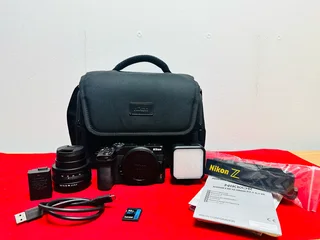 Nikon Z30 Mirrorless Camera Bundle – Like New + LED Light
