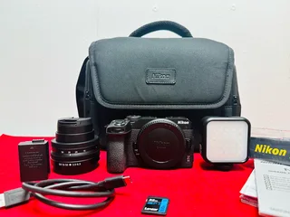 Nikon Z30 Mirrorless Camera Bundle – Like New &#43; LED Light