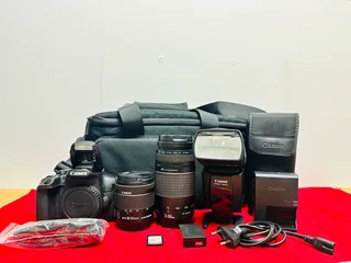 Canon EOS 850D with canon 2x lens and flash light &amp; accessories