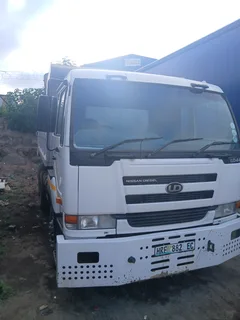 2007 Ud 440 10m tipper