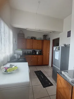 2 bedroom flat for sale in Pelham