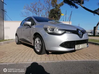 2017 Renault 1.2i Clio dynamic R79,995 full house