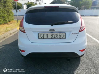 2016 Ford 1.0i ecoboost Fiesta R95,000 excellent condition