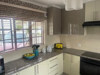 Town house in Pinetown Central