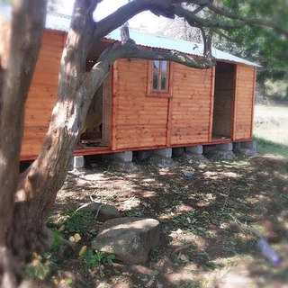 D &amp;F Wendy house 