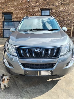 2018 Mahindra XUV500 SUV