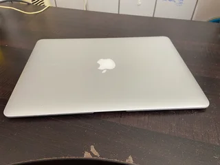 MacBook Air (13-inch 2015)