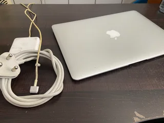 MacBook Air (13-inch 2015)