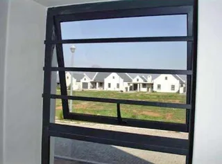 CLEAR VU AND ALUMINIUM BARS ON SPECIAL