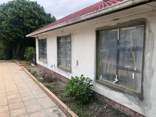 ALUMINIUM WINDOWS AND DOORS ON SPECIAL !!