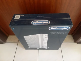 Delonghi 12 Fin Electric Oil-Filled Heater