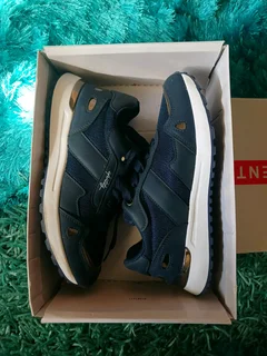Identity Navy blue sneakers
