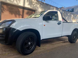 Isuzu dteq hi rider 2014 141000km Price 140000rands