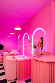 Nail Technicians Wanted!