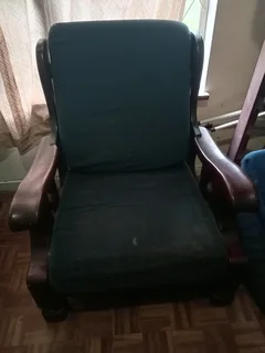 Full Vintage Grafton Everest Lounge Suite Solid Wood (some repair)