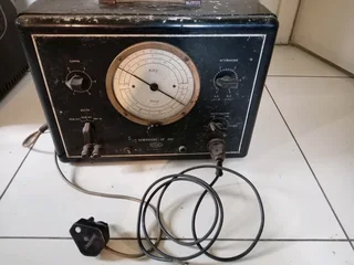 Antique signal /frequency generator Generator EP 204