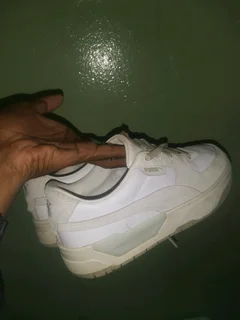 2 rarely worn pairs of size 7 sneakers