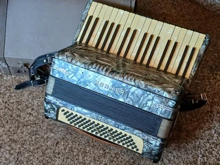 Accordion Hohner Tango II