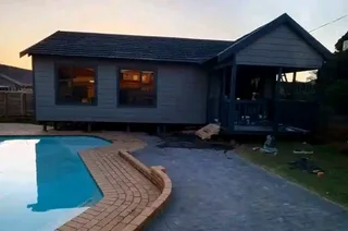 Log Homes and Nutec Homes: +27733112659.
