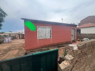 Two bedroom house for sale in Soshanguve South ext 3 . Tile deeds av