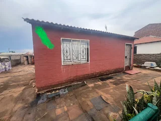 Two bedroom house for sale in Soshanguve South ext 3 . Tile deeds av