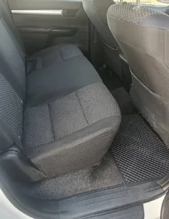 2019 TOYOTA HILUX 2.4GD6 MANUAL RB SR 4X2 DOUBLE CAB