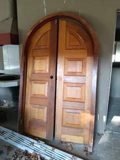 Solid door and frame R7500