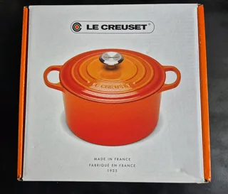 Le Creuset 24cm Deep Round Cocotte - Flame