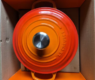 Le Creuset 24cm Deep Round Cocotte - Flame