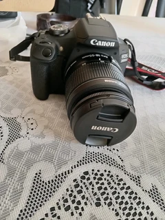 Canon EOS 2000D