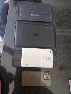 Broken Alcatel Phone White x 1Broken Vodafone Tablet x 1 black with pouch and 1 x magnetic keyboard