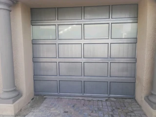 GARAGE DOORS INSTALLATIONS AND AUTOMATIONS