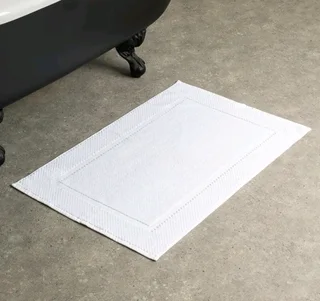 Bath mat white