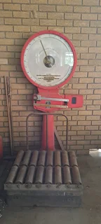 Vintage Avery platform scale.