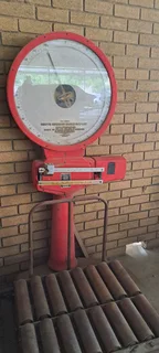 Vintage Avery platform scale.