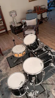 1999 Tama Rockstar Drum Kit &#43; Ludwig Custom CS Snare &#43; Cymbal Stands included