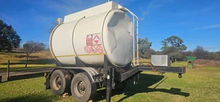 2001 Henred Fruehauf 14000lt pup feul trailer