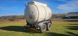 2001 Henred Fruehauf 14000lt pup feul trailer