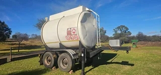 2001 Henred Fruehauf 14000lt pup feul trailer