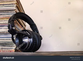 Black Friday Vinyl Dash! 4 a good cause