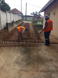 PAINTING AND COMPLETE RENOVATION 083 7633 427