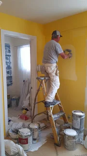 Specialized in painting and complete renovations 083 7633 427