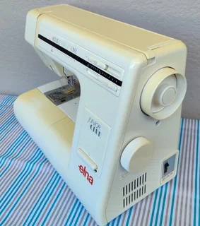 ELNA JUNIOR CLUB Sewing machine In excellent condition as New