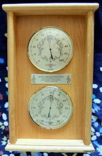 HYGROMETER-THERMOMETER Brass, Ø 15.5cm Overall size Oakwood W30 x D8.5 x H50 cm
