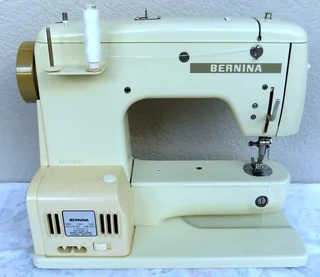 BERNINA 707 MINIMATIC Sewing machine excellent condition made in Switzerland with solid wood cabinet